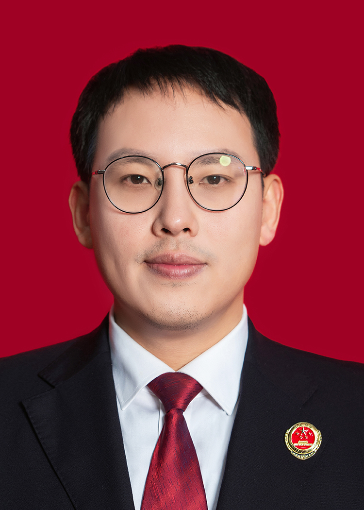 党组成员、副检察长-颜雨田.jpg